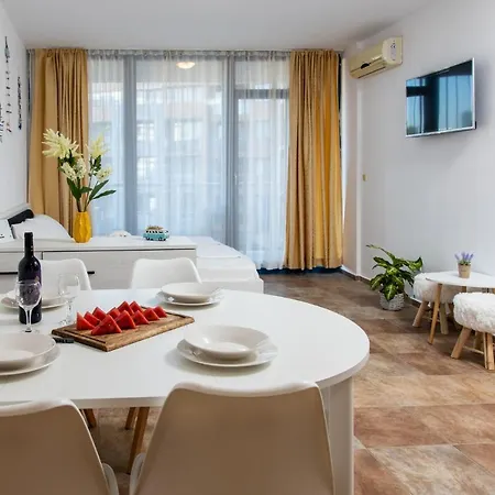 Stylish Flat In The Centre Of Sunny By Flаt Manаger Apartmán Sluneční pobřeží